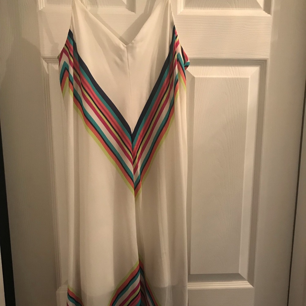 Cute dress with handkerchief bottom detail